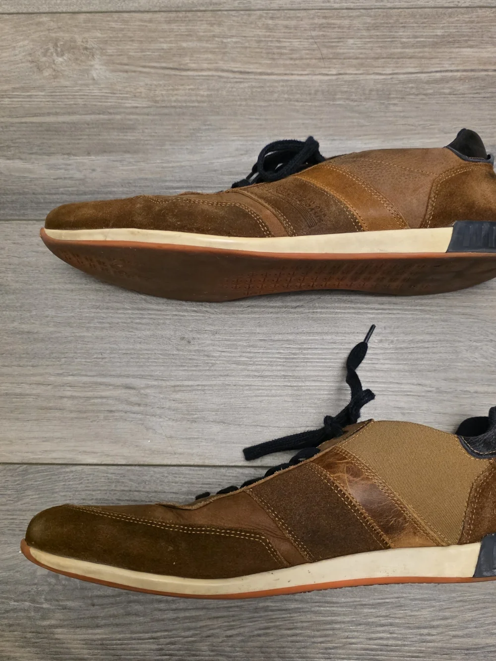 Men's Tan Suede Lace-Up Sneakers - Casual Everyday Comfort